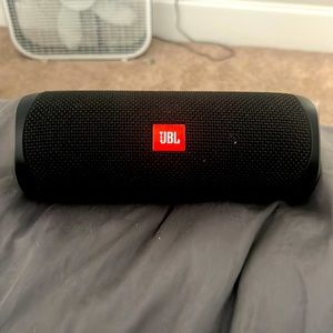 Jbl speaker comes with a charger